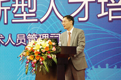 靠人才推动立异，以立异增进生长　　　　　　　　<br>　　　　　　　　　　　　　　　——记首届中国（广东）博交会