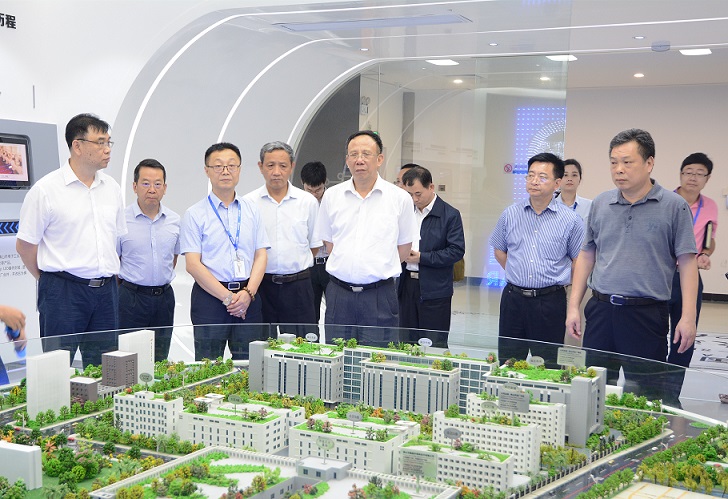 省政协党组副书记、副主席林木声一行莅临南宫NG娱乐光电考察调研