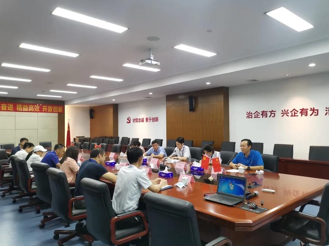 南宫NG娱乐光电党委副书记、总司理王森同志深入南宫NG娱乐半导体调研