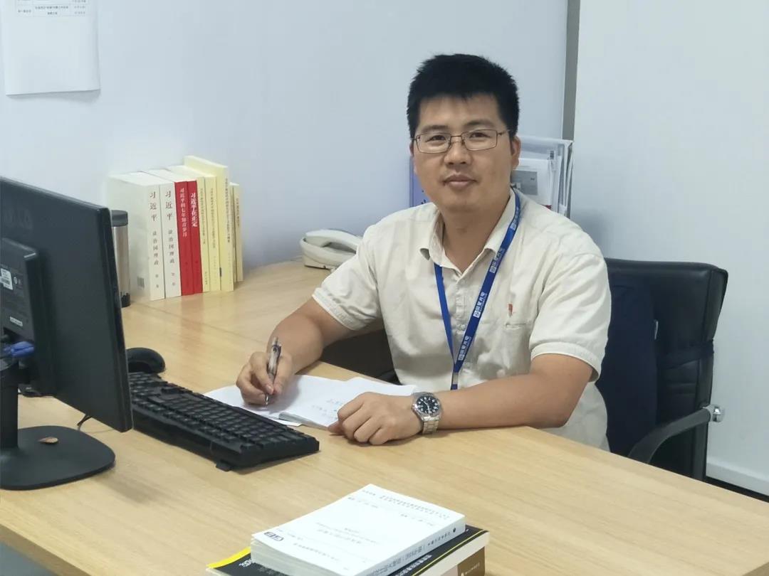 新时代党员先锋⑧｜南宫NG娱乐光电敢为、善为、有为的清静守护者——记清静环保部党员罗直明