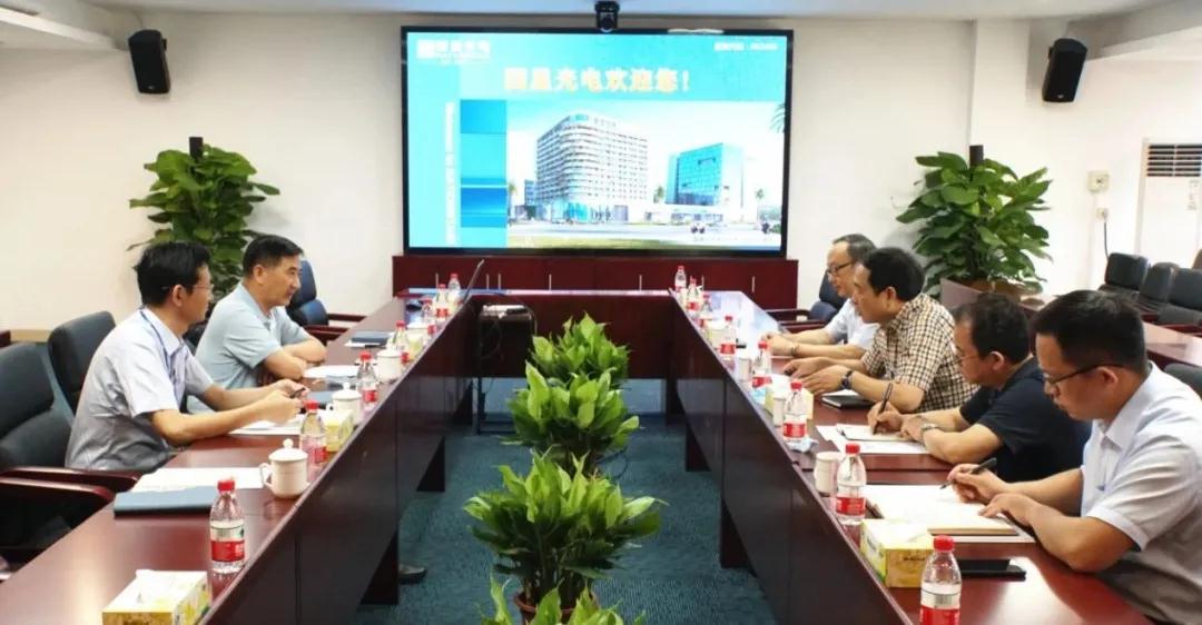 广晟控股集团党委委员、副总司理余刚赴南宫NG娱乐光电开展生产谋划事情调研督导