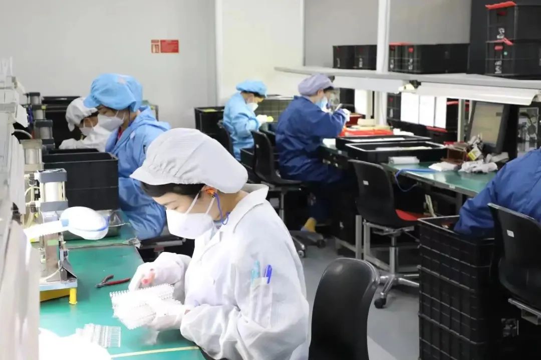 上下同心共继续 科学调控稳渡峰