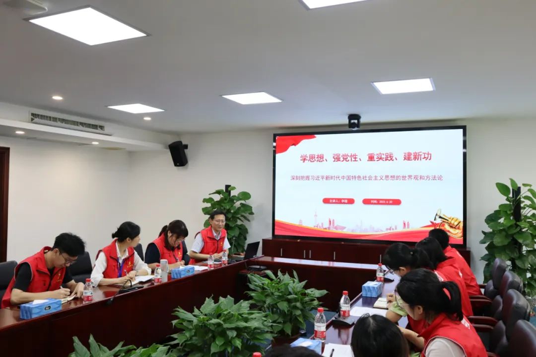 南宫NG娱乐光电党委副书记、董事、总裁李程到研究院党支部讲专题党课