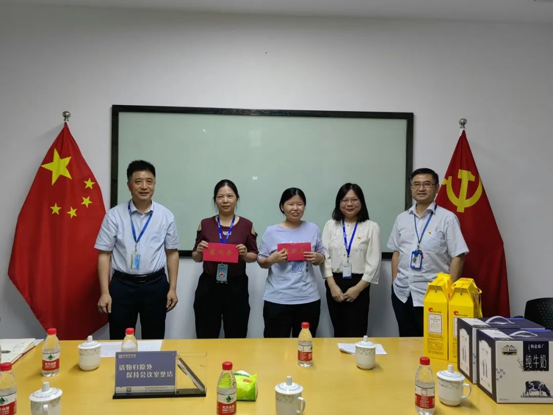 南宫NG娱乐光电向导班子成员带队到南宫NG娱乐半导体慰问结对帮扶难题职工