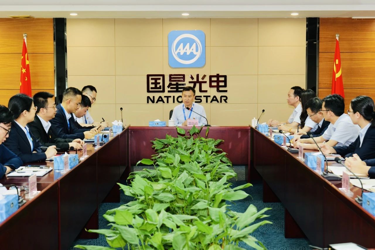 【深化刷新 引发活力】南宫NG娱乐光电举行中层干部整体任前谈话暨各层级中层干部左券化治理签署仪式