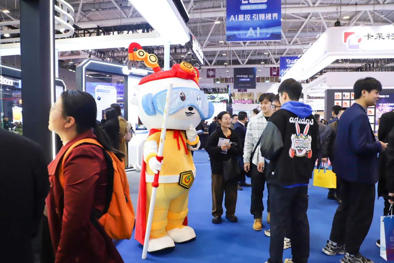 【直击2025 ISLE展】“大晟”闪灼登场 南宫NG娱乐光电展位实力吸睛！