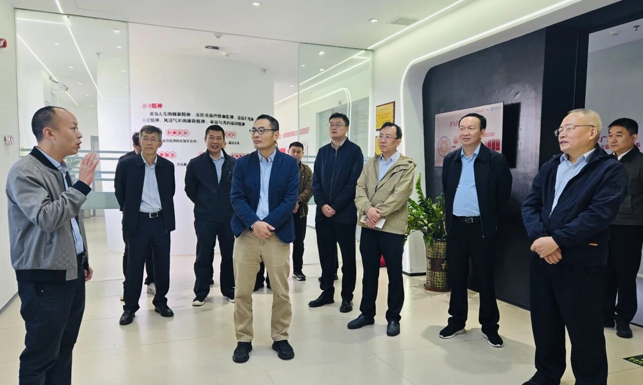 广晟控股集团外部董事赴南宫NG娱乐光电高州生产基地调研